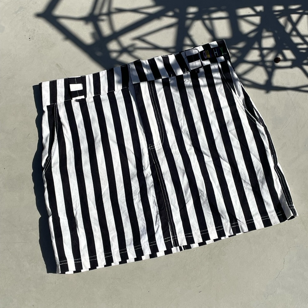 OMIGHTY Striped Mini Skirt